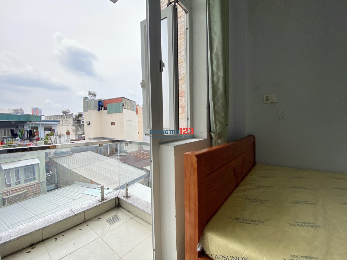 Cho Thuê Phòng Studio Full Nội Thất , Ban Công Thoáng , Ngay Cầu Thị Nghè , Ngã Tư Hàng Xanh