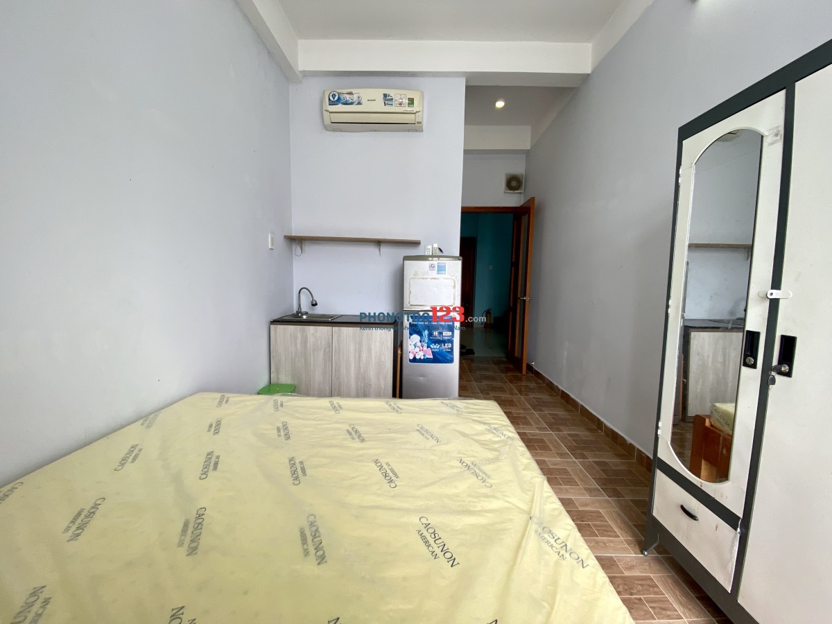 Cho Thuê Phòng Studio Full Nội Thất , Ban Công Thoáng , Ngay Cầu Thị Nghè , Ngã Tư Hàng Xanh