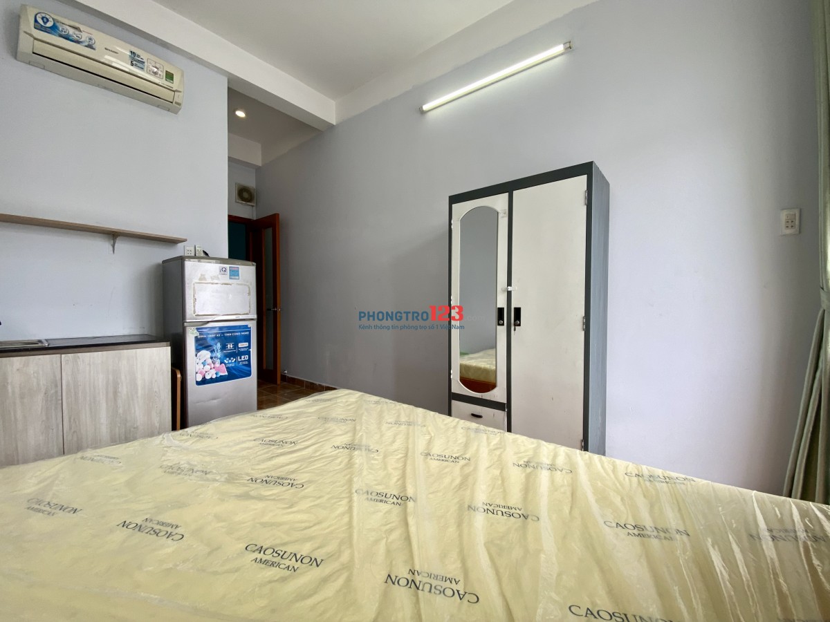 Cho Thuê Phòng Studio Full Nội Thất , Ban Công Thoáng , Ngay Cầu Thị Nghè , Ngã Tư Hàng Xanh