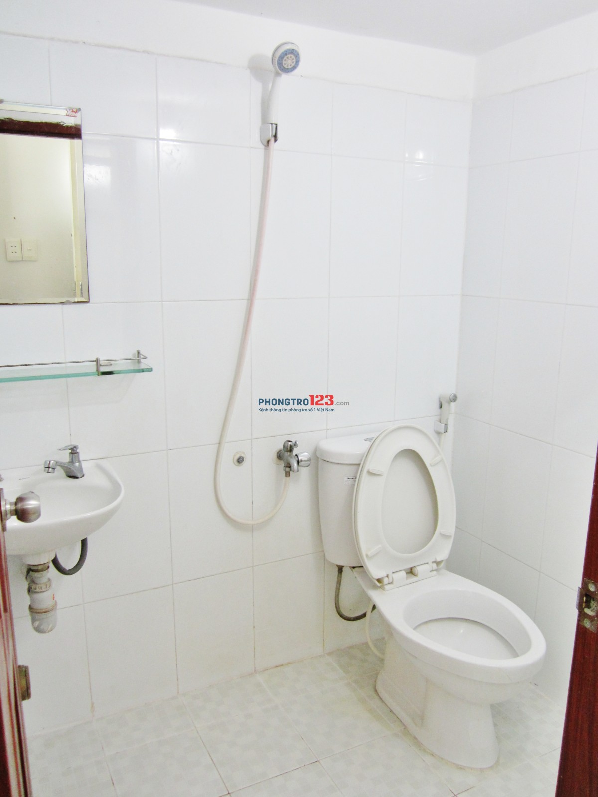 Cho thuê phòng trọ 1 người khu vực Hoàng Hoa Thám - Cộng Hòa, Q.Tân Bình