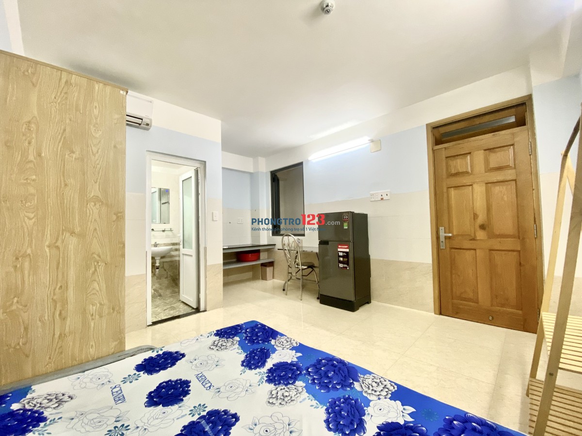 Cho Thuê Phòng Studio Full Nội Thất , Cửa Sổ , Thang Máy , Bảo Vệ , Nhà Xe Rộng , Ngay Chợ Bà Chiểu