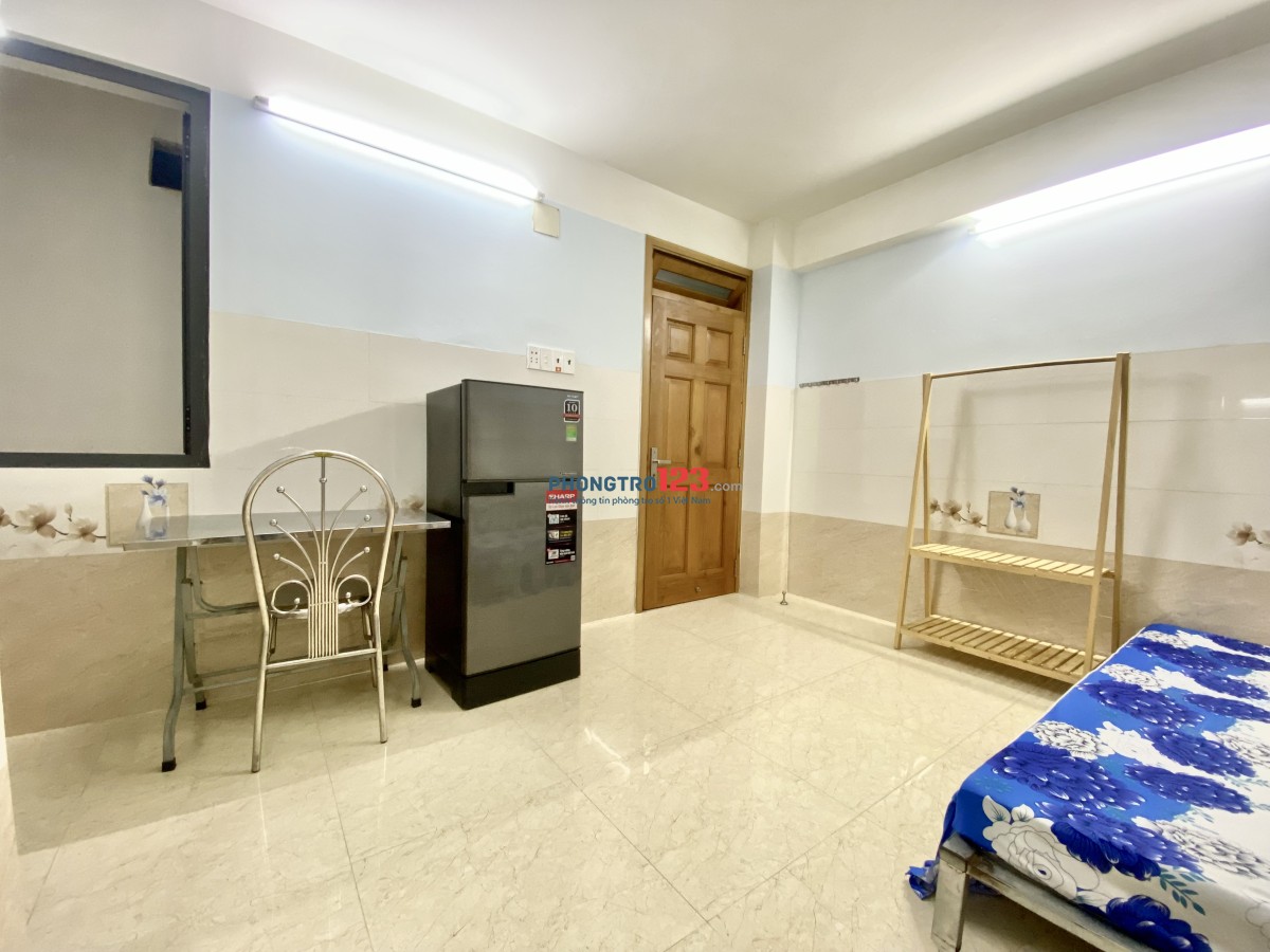 Cho Thuê Phòng Studio Full Nội Thất , Cửa Sổ , Thang Máy , Bảo Vệ , Nhà Xe Rộng , Ngay Chợ Bà Chiểu