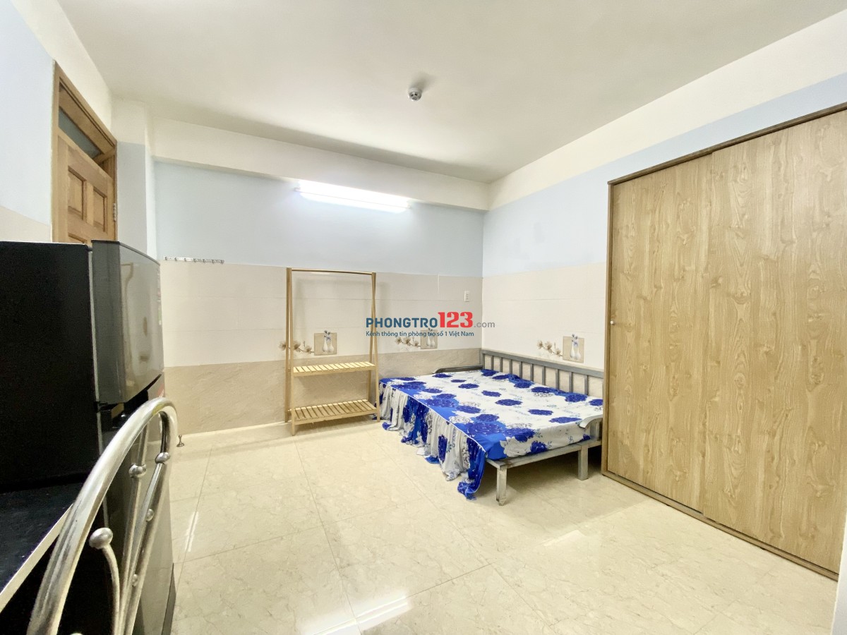 Cho Thuê Phòng Studio Full Nội Thất , Cửa Sổ , Thang Máy , Bảo Vệ , Nhà Xe Rộng , Ngay Chợ Bà Chiểu
