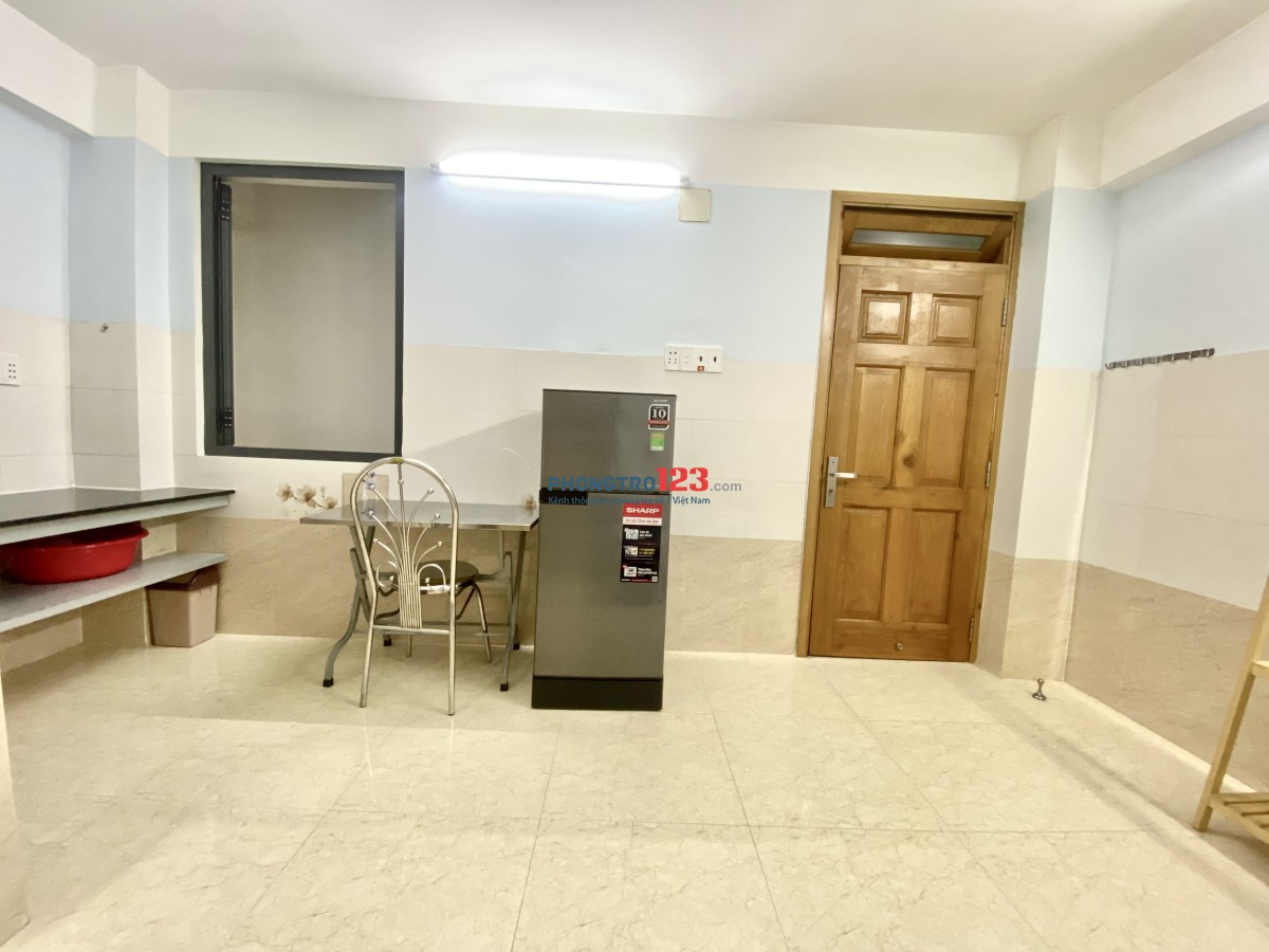 Cho Thuê Phòng Studio Full Nội Thất , Cửa Sổ , Thang Máy , Bảo Vệ , Nhà Xe Rộng , Ngay Chợ Bà Chiểu