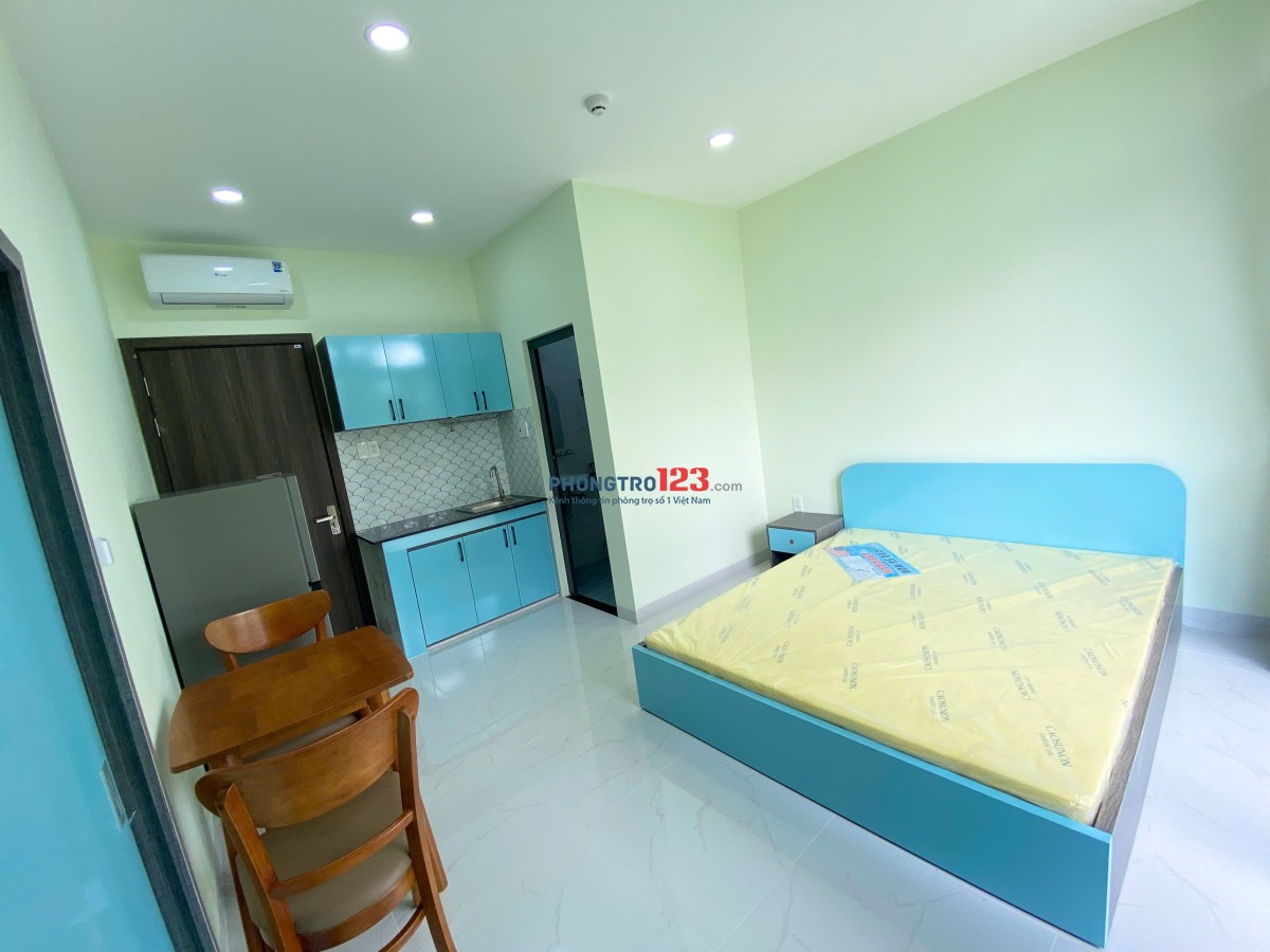 Phòng ngay Citisoho, UMT, cảng Cát Lái siêu rộng 30m2 4tr7 full nt ban công riêng