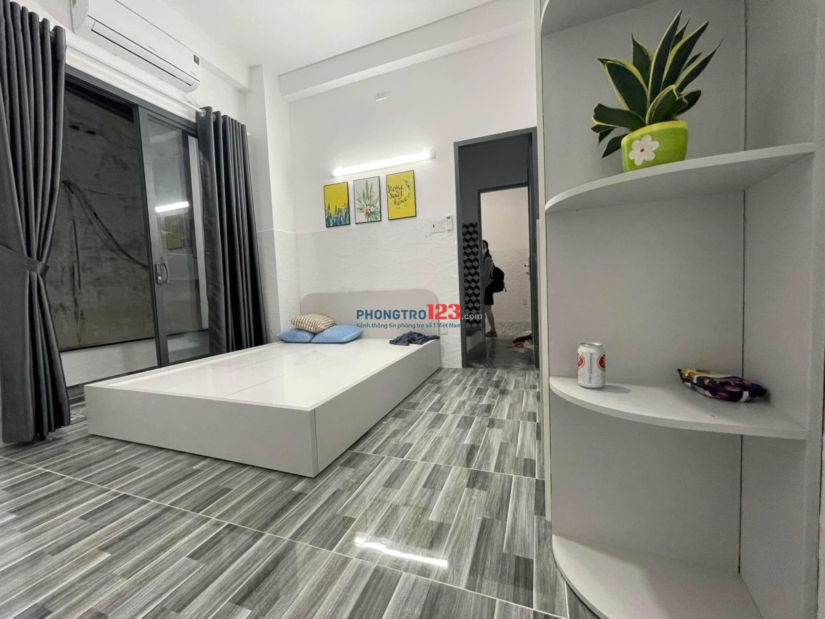Cho thuê phòng trọ có ban công – máy giặt riêng ngay đường Trường Sa, Quận 3 (gần cầu Lê Văn Sỹ)