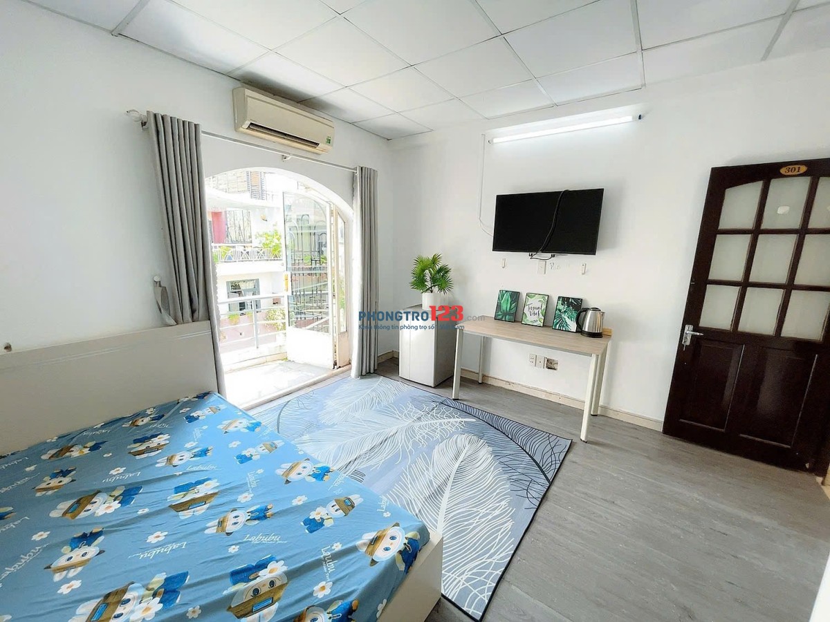 PHÒNG ĐẸP FULL NỘI THẤT - BAN CÔNG KẾ UEH SIÊU THỊ SATRA 3/2