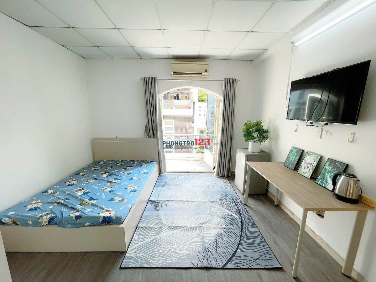 PHÒNG ĐẸP FULL NỘI THẤT - BAN CÔNG KẾ UEH SIÊU THỊ SATRA 3/2