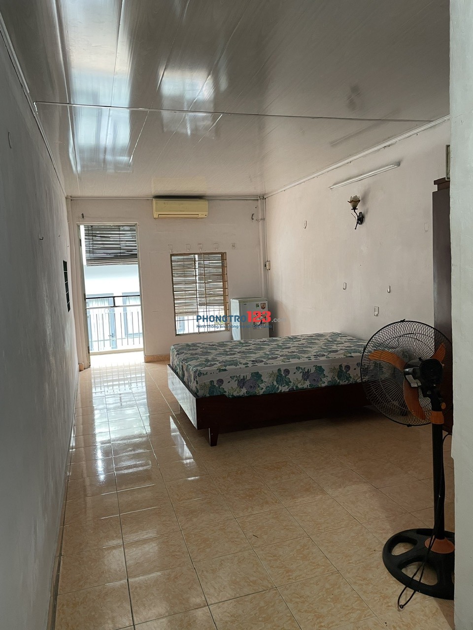 Cho nữ thuê phòng nguyên lầu 3, lối đi riêng tại hẻm 453 Lê Văn Sỹ (cách đường chính 30m)