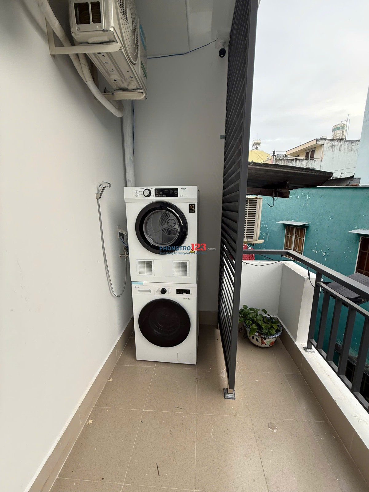 Phòng Mới xây Q.10 chính chủ giá 4.9tr gần ĐH Kinh Tế, BV Hòa Hảo có máy sấy, giặt...