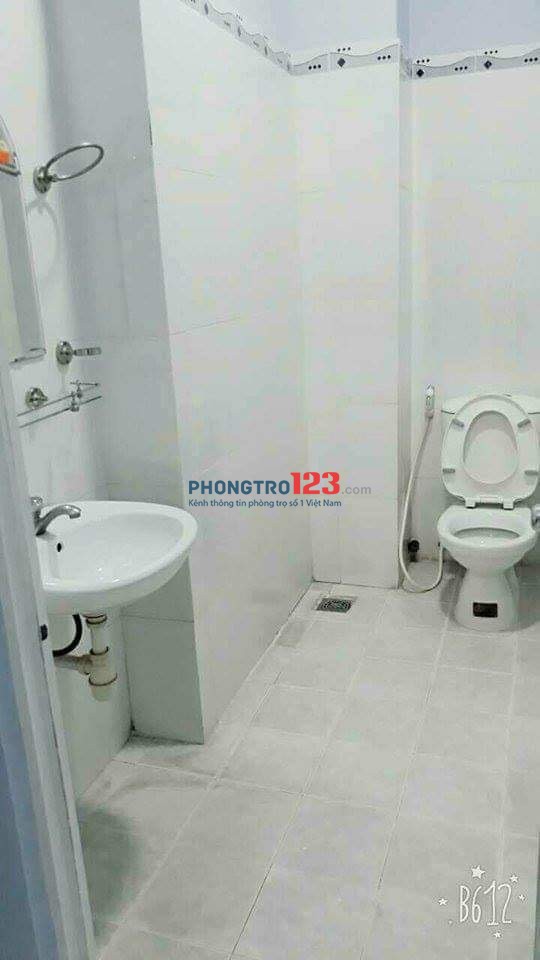 Cho thuê phòng đầy đủ tiện nghi 3 triệu tại Lạc Long Quận, q11