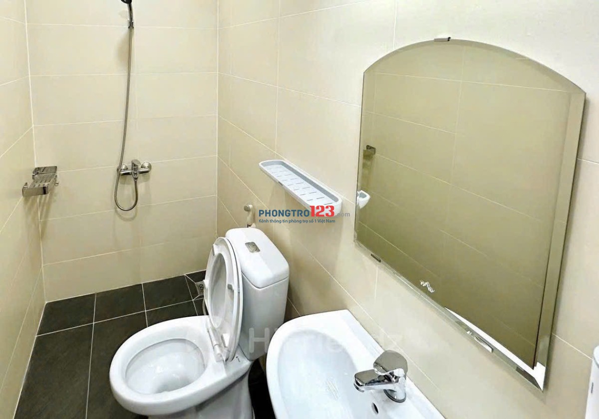 Phòng Studio Ban Công Siêu Đẹp. Vị trí: Ngay Hoàng Sa – Trường Sa, di chuyển TB, Q3, PN dễ dàng