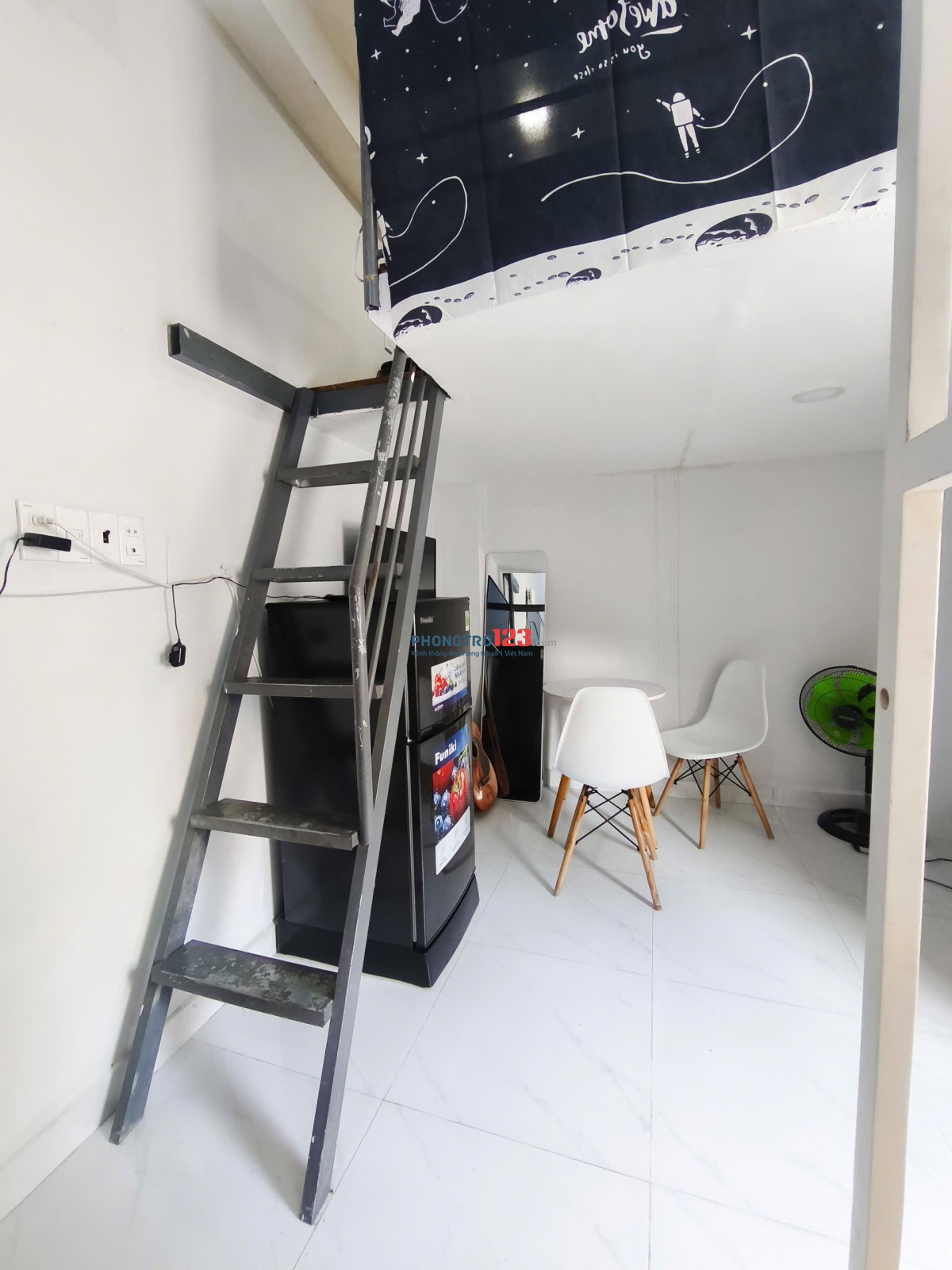 Phòng có gác cửa sổ lớn, full nội thất, thang máy ở Bình Thạnh gần ngã tư hàng xanh, Ung Văn Khiêm