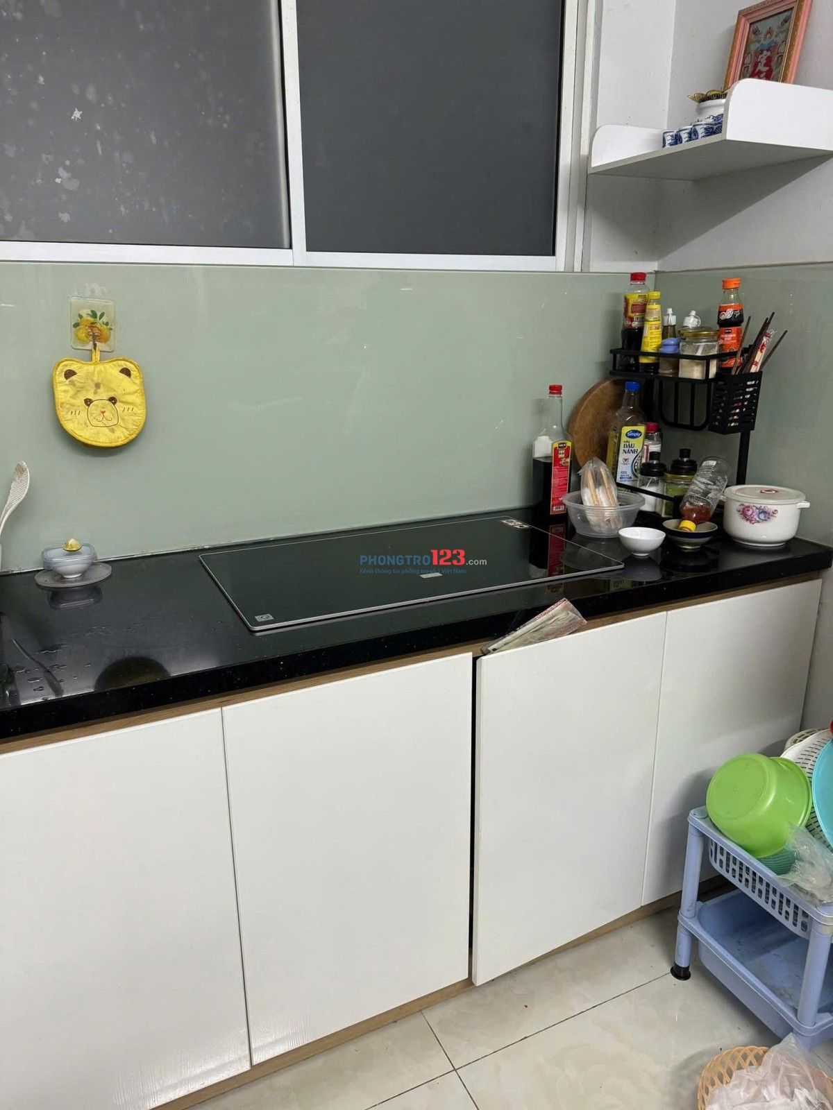 C/c Kỳ Đồng, Lầu 2, Trương Định, P9, Q3, 70m2, 2PN, Nội thất, 9tr5/tháng.