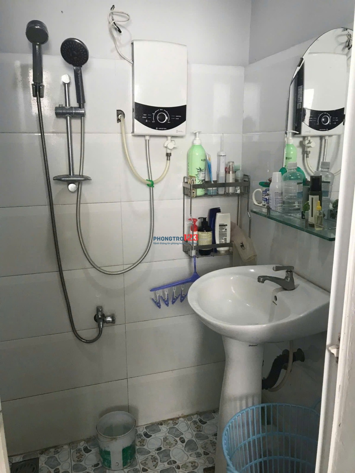 C/c Kỳ Đồng, Lầu 2, Trương Định, P9, Q3, 70m2, 2PN, Nội thất, 9tr5/tháng.