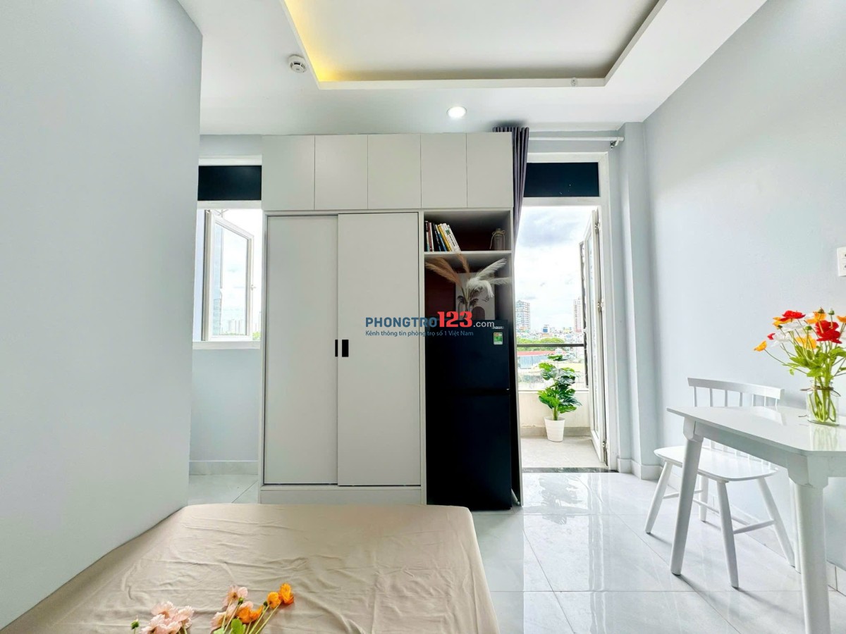 CHO THUÊ PHÒNG TRỌ FULL NỘI THẤT – BAN CÔNG THOÁNG MÁT Q1 Gần Cầu Nguyễn Văn Cừ, Ngã Sáu Cộng Hoà