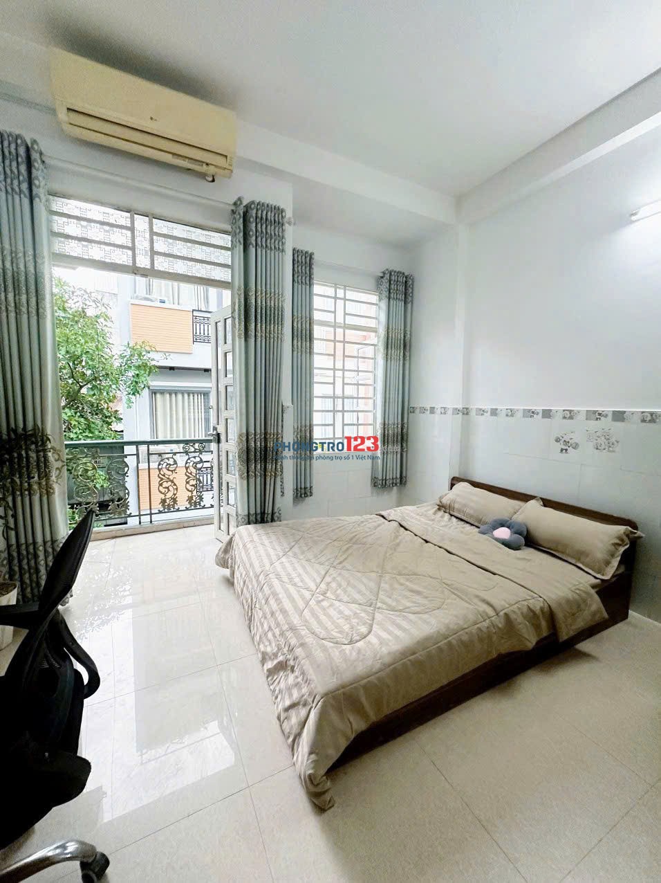 STUDIO BAN CÔNG RỘNG 30M2, FULL NỘI THẤT - Đ.THỐNG NHẤT