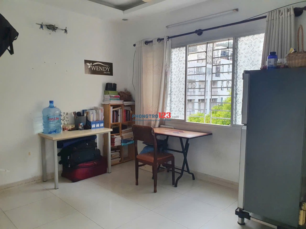 Chung cư Trương Định, P6, Q3 - căn 2p ngủ, ban công, máy lạnh chỉ 9,5tr/th