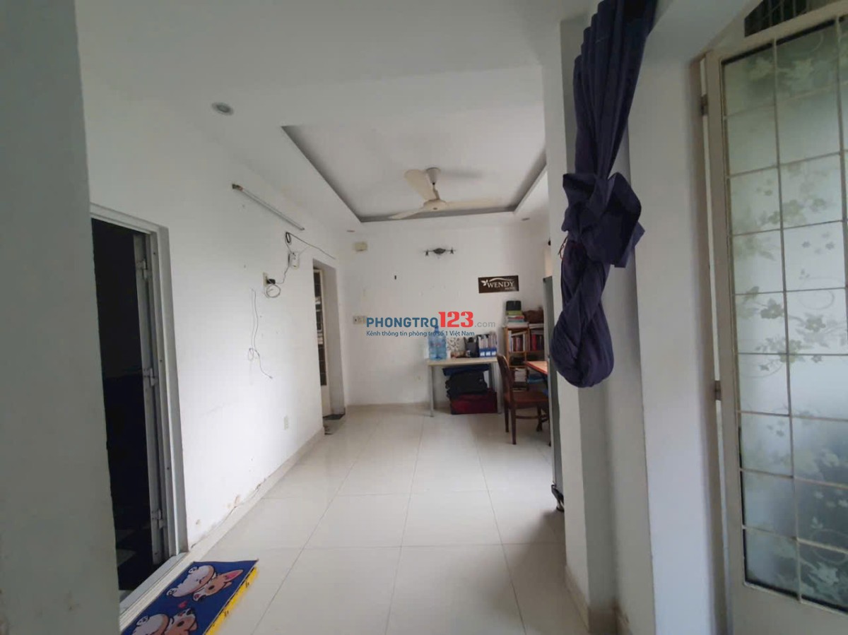Chung cư Trương Định, P6, Q3 - căn 2p ngủ, ban công, máy lạnh chỉ 9,5tr/th