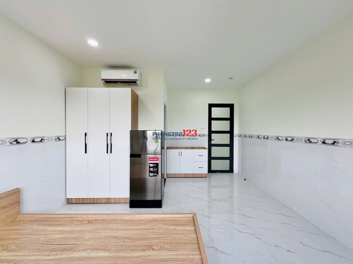 Phòng Mới Toanh Siêu Thoáng Ngay Cầu Tham Lương Tân Bình