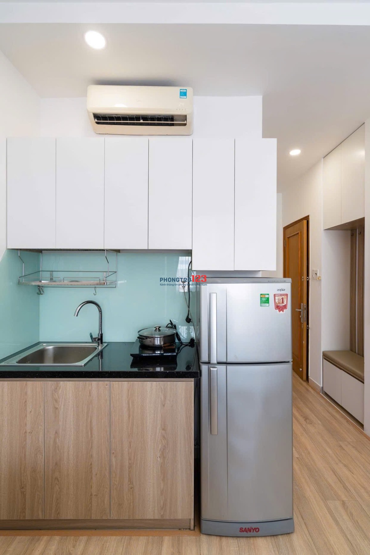 Cho Thuê Phòng Mới Ban công, tách bếp gần chợ Bà Chiểu, cầu Bông, giáp Q1, Bình Thạnh