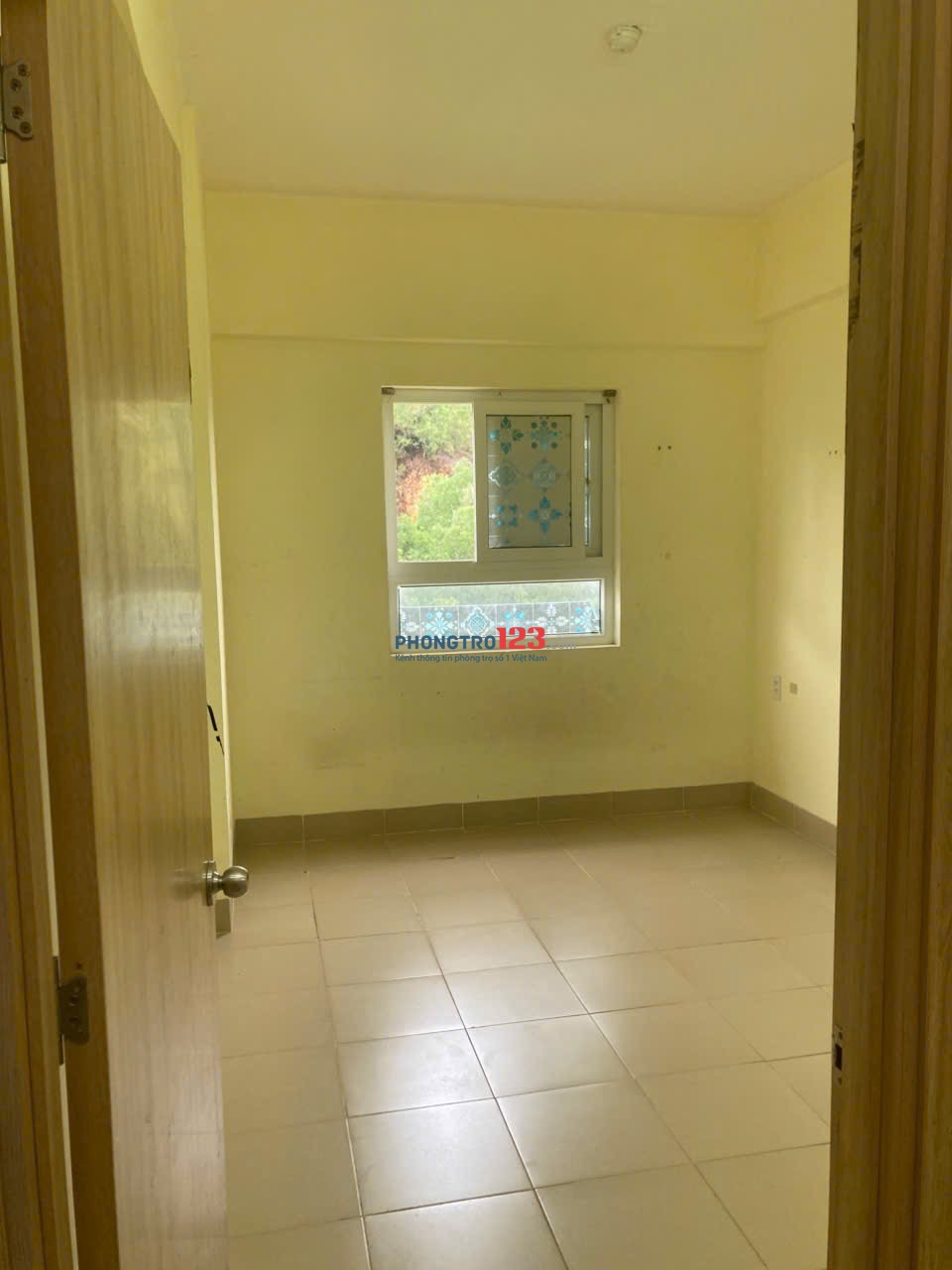 Cho nam thuê 1 phòng chung cư Hoàng Văn Thụ