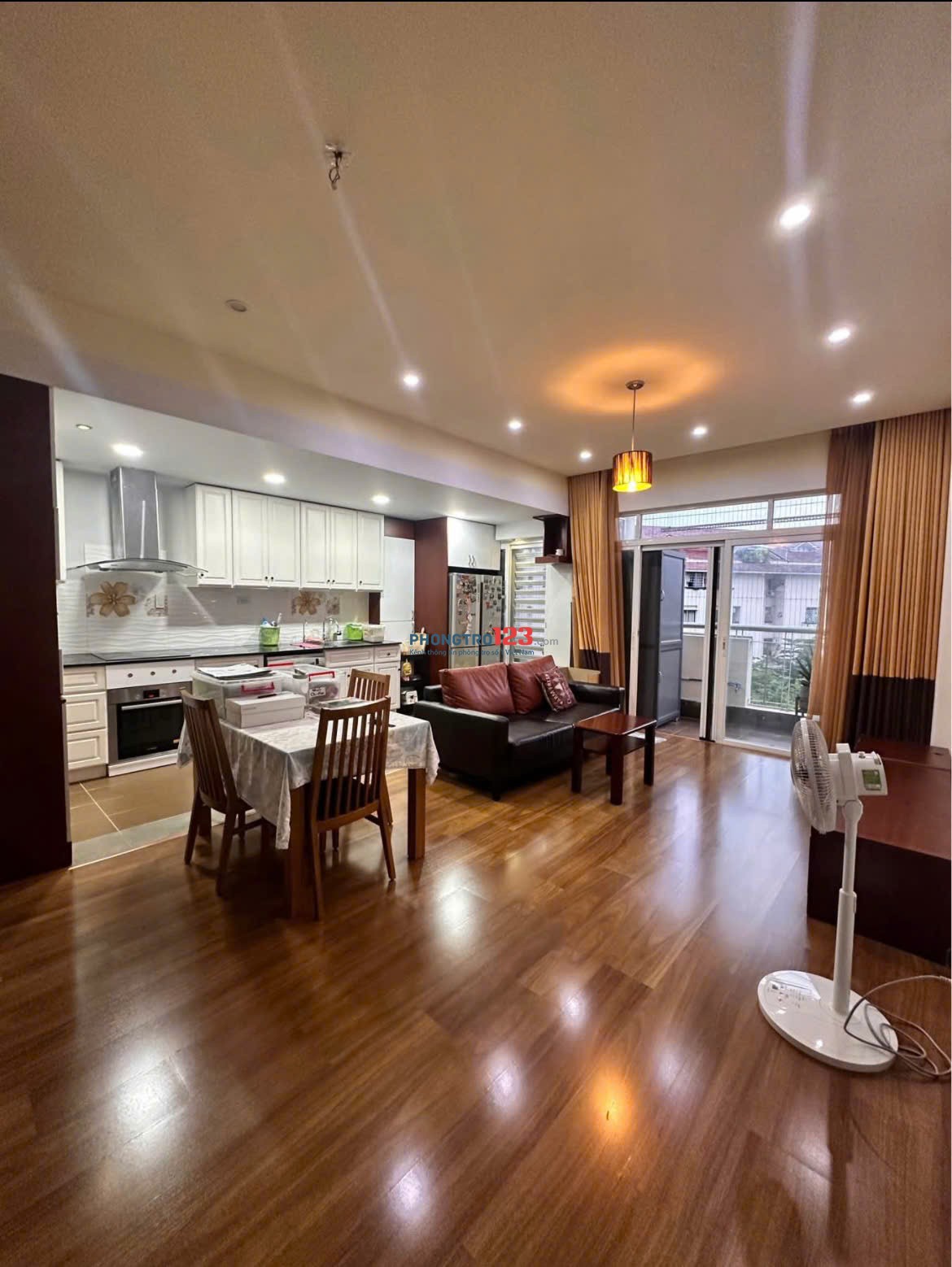 Chung cư Nguyễn Phúc Nguyên, Q3: 77m2, 2PN, NTCB, 12tr/th. Căn góc