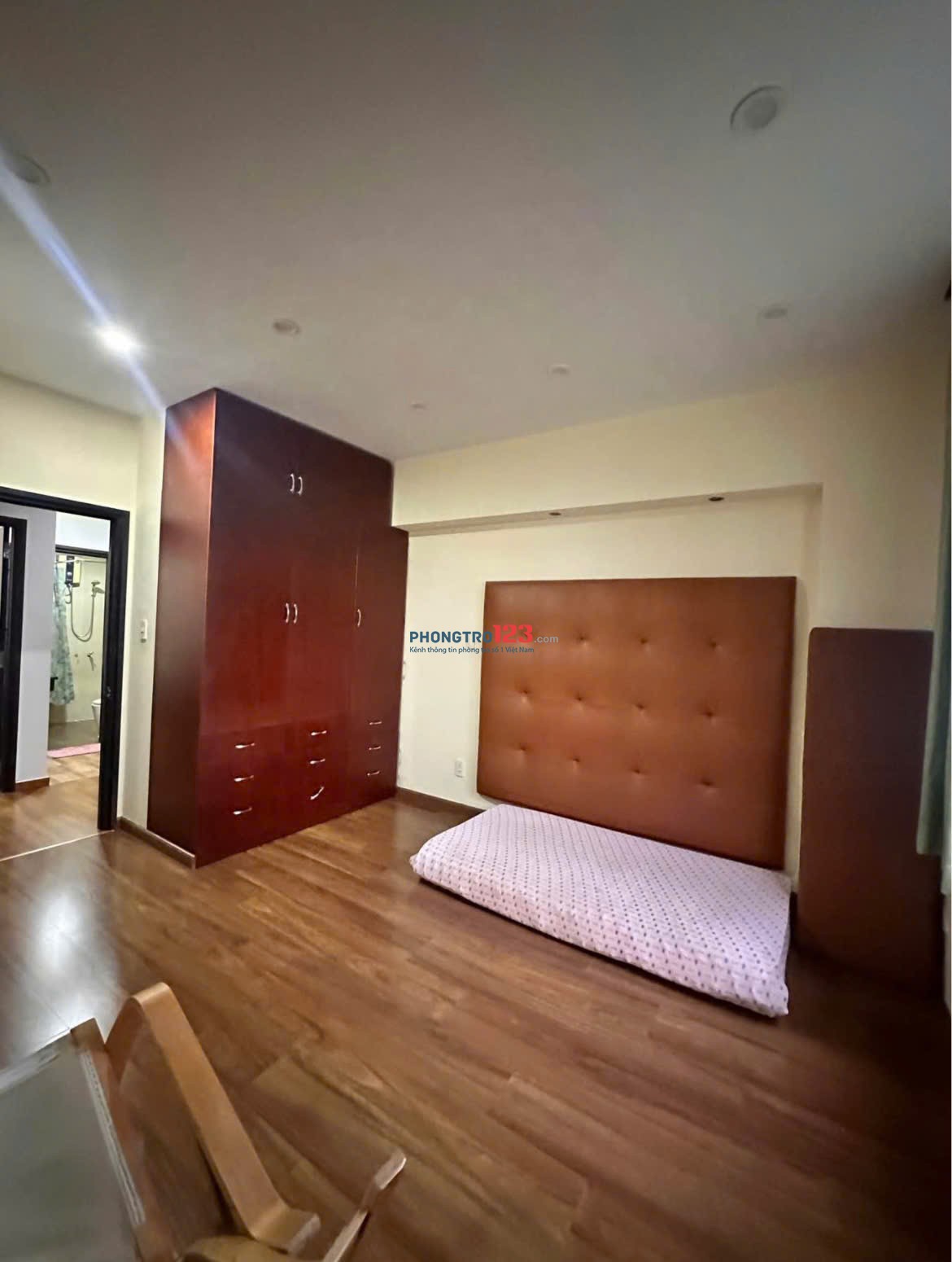 Chung cư Nguyễn Phúc Nguyên, Q3: 77m2, 2PN, NTCB, 12tr/th. Căn góc