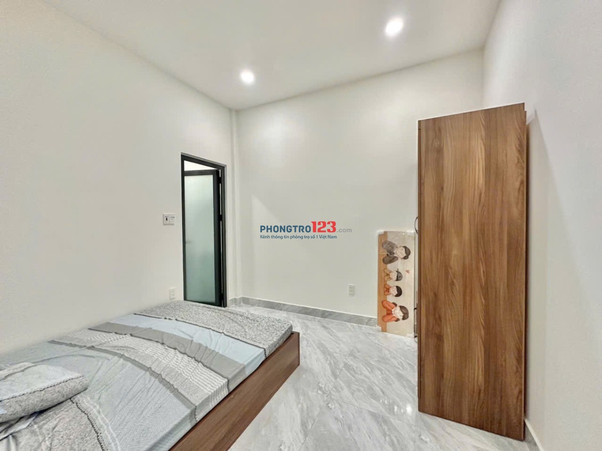Cần cho thuê nhà nguyên căn 2pn 2wc + sân rộng Full nội thất ở Ga Dĩ An, KCN Sóng Thần