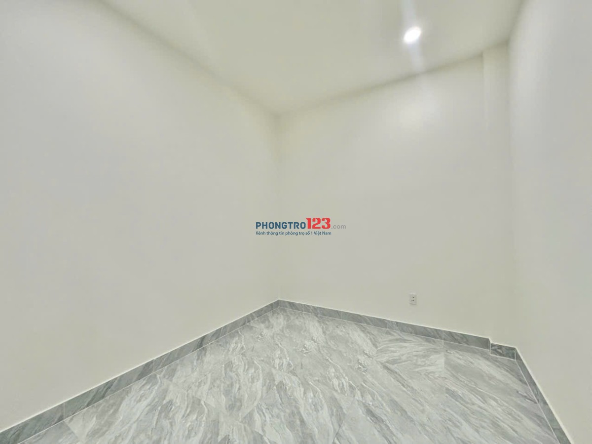 Cần cho thuê nhà nguyên căn 2pn 2wc + sân rộng Full nội thất ở Ga Dĩ An, KCN Sóng Thần