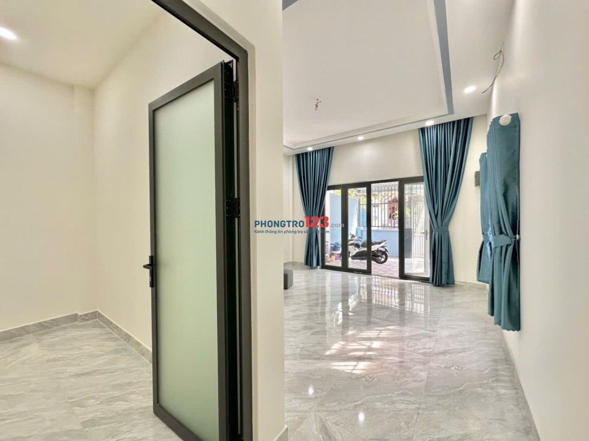 Cần cho thuê nhà nguyên căn 2pn 2wc + sân rộng Full nội thất ở Ga Dĩ An, KCN Sóng Thần