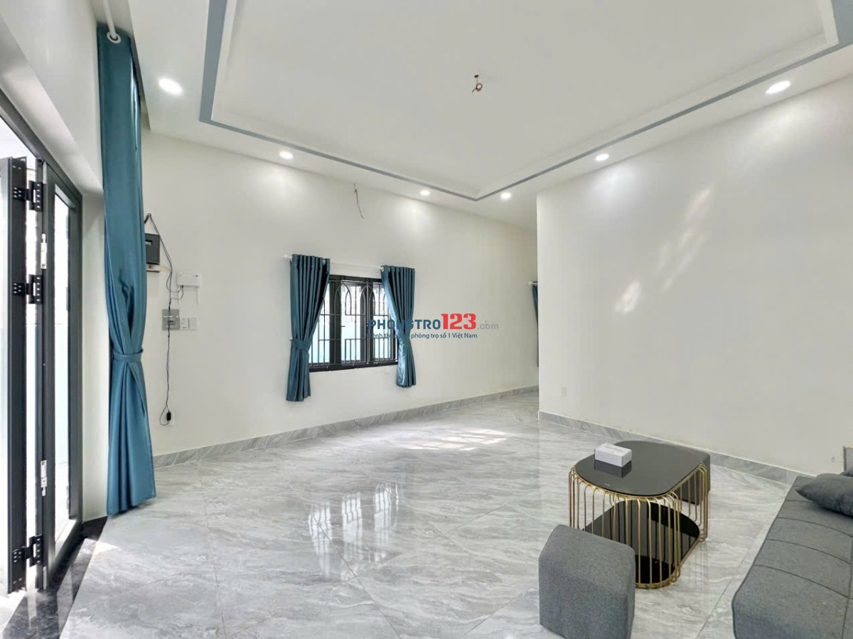 Cần cho thuê nhà nguyên căn 2pn 2wc + sân rộng Full nội thất ở Ga Dĩ An, KCN Sóng Thần