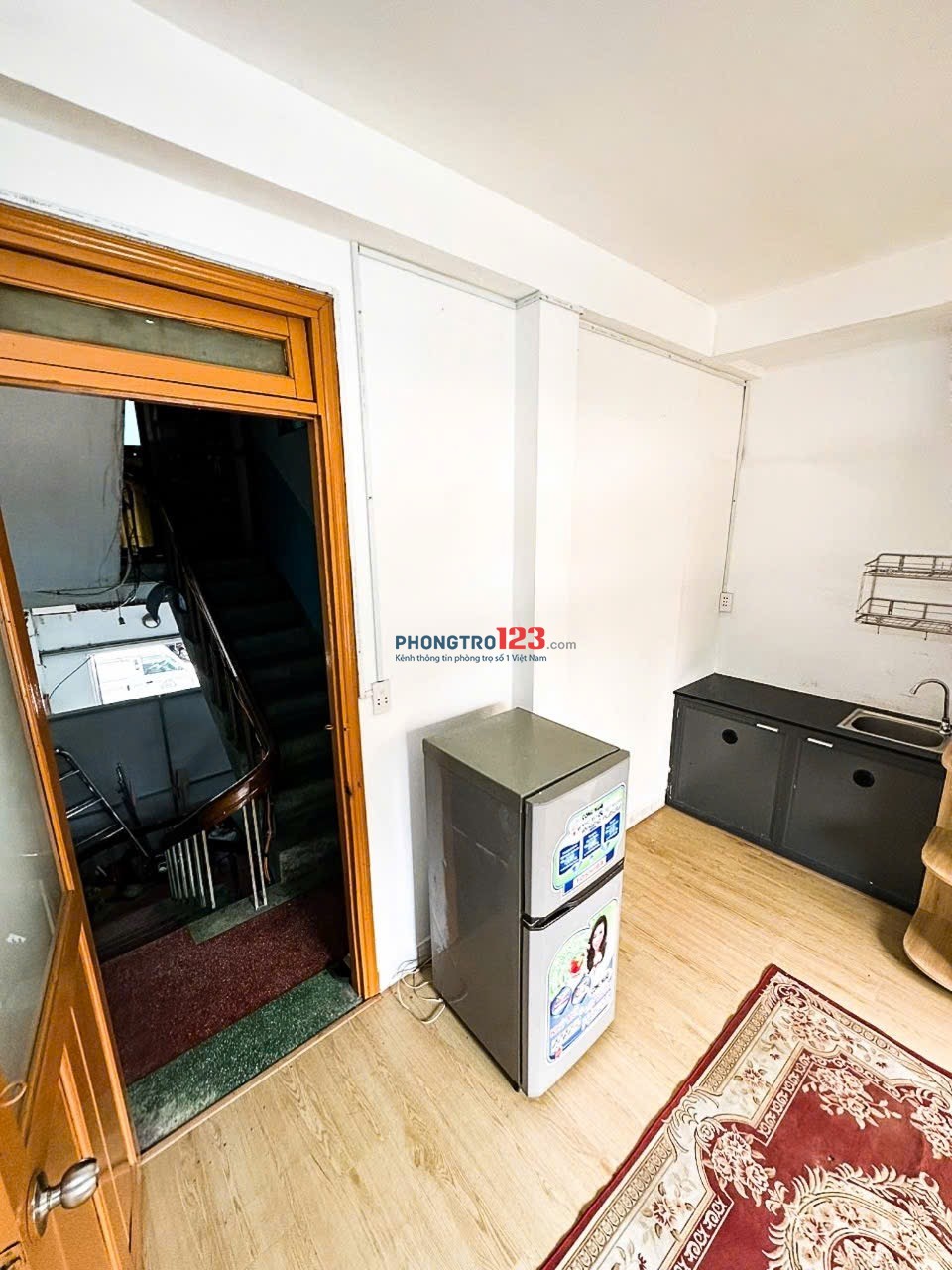 Cho thuê căn duplex có cửa sổ tại đường Năm Châu, Tân Bình.