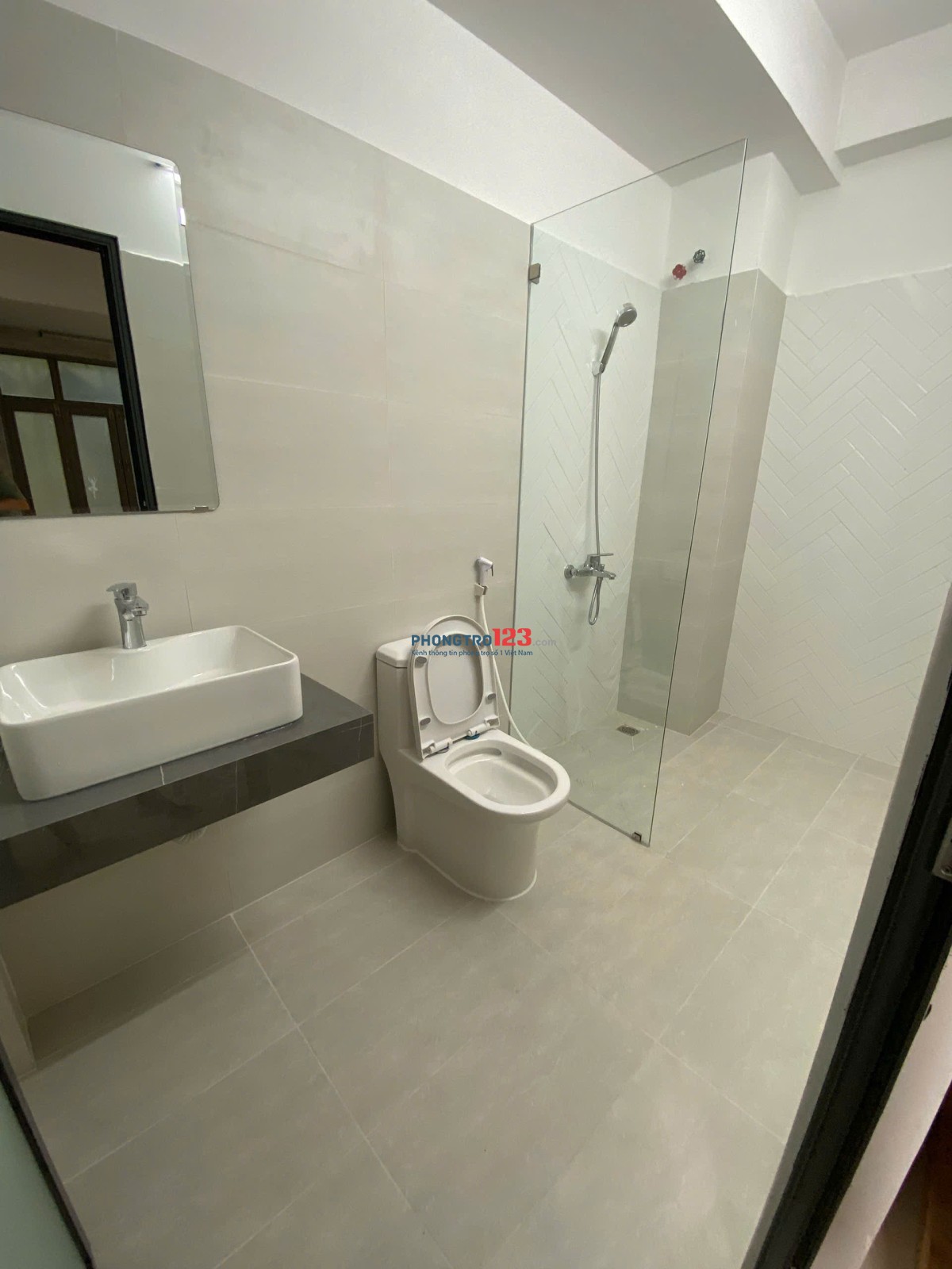 Cho thuê CHDV 38m2 tách bếp đường Lý Thường Kiệt, Tân Bình