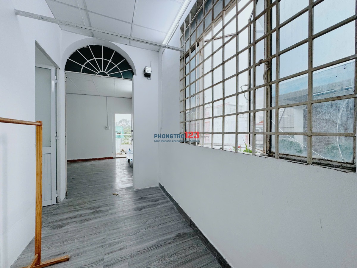 CĂN HỘ 2 PHÒNG NGỦ – BAN CÔNG RIÊNG – TRỐNG SẴN DỌN VÀO NGAY