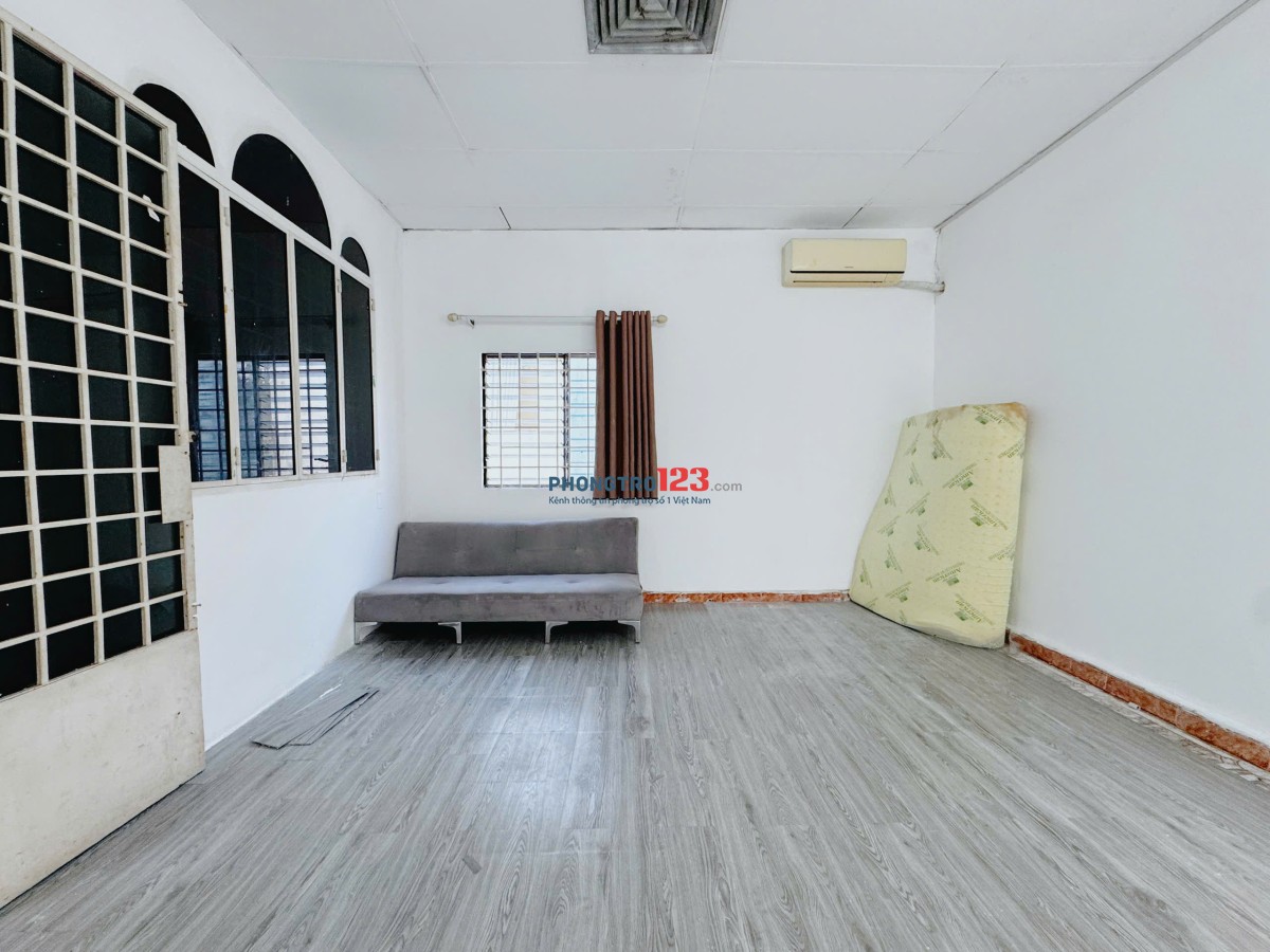 CĂN HỘ 2 PHÒNG NGỦ – BAN CÔNG RIÊNG – TRỐNG SẴN DỌN VÀO NGAY