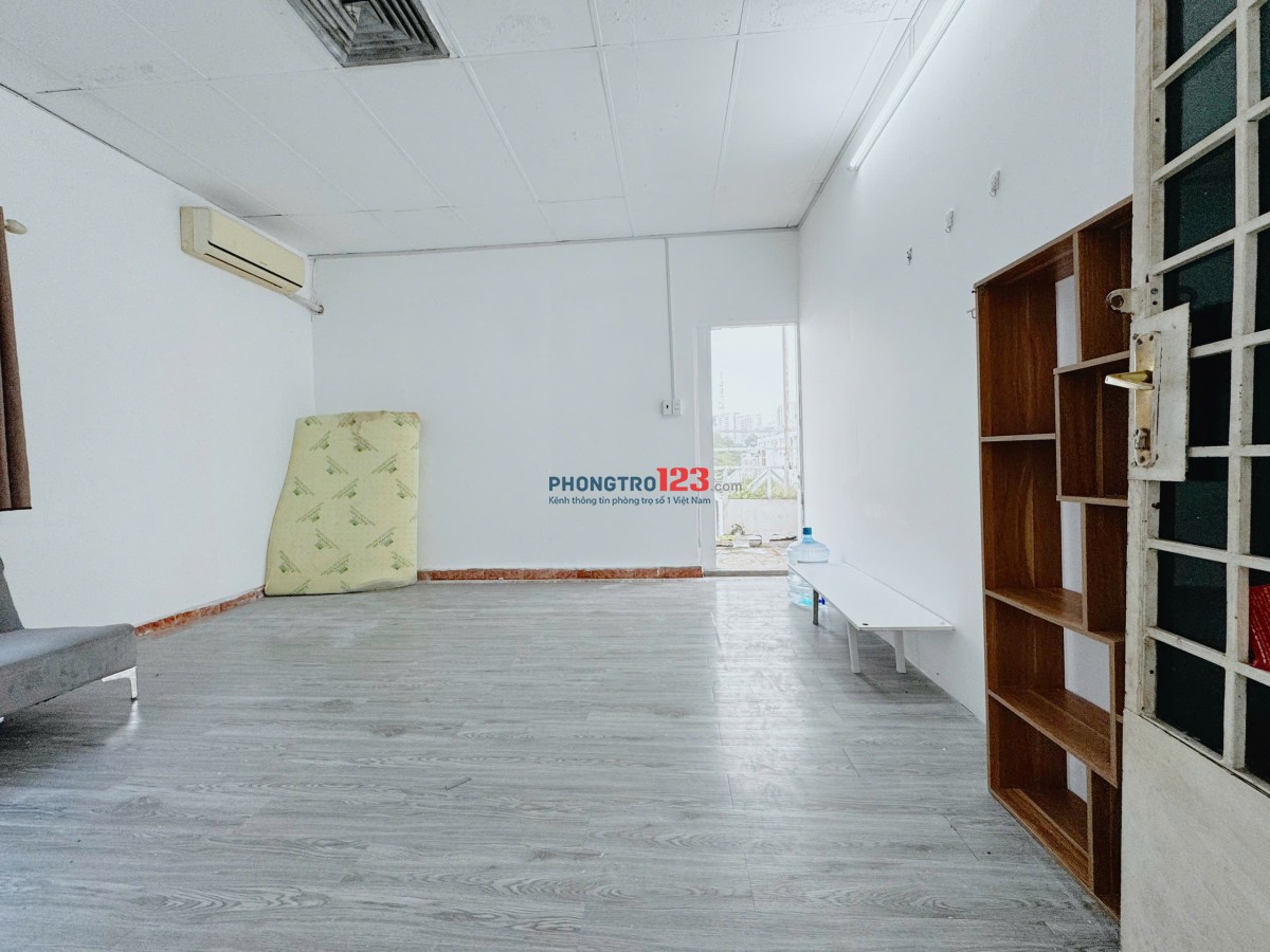 CĂN HỘ 2 PHÒNG NGỦ – BAN CÔNG RIÊNG – TRỐNG SẴN DỌN VÀO NGAY