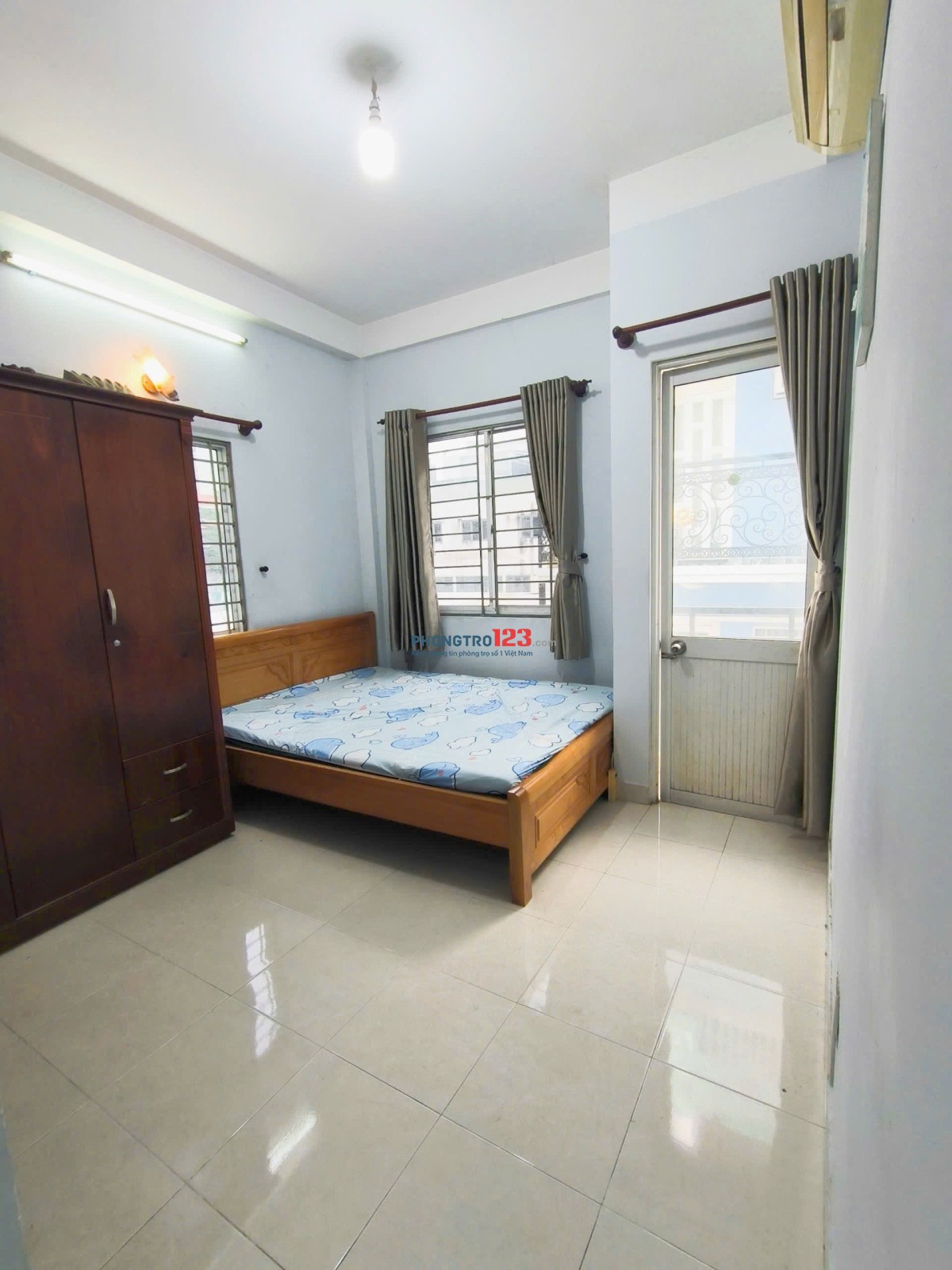 Cho thuê phòng trọ ban công thoáng trung tâm Quận 1 – Đường Nguyễn Trãi gần phố đi bộ Bùi Viện