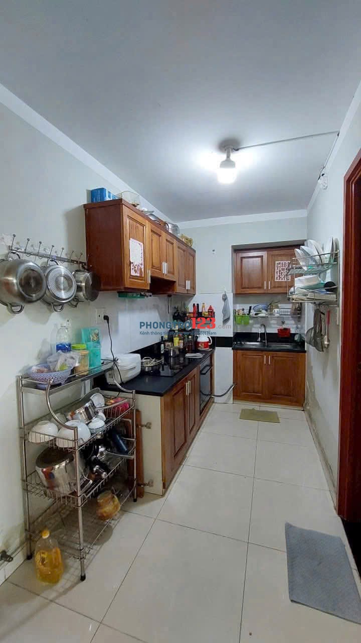 Chung cư Võ Thị Sáu, P.6, Quận 3: 75m2, 2p ngủ, ban công, 10tr/th