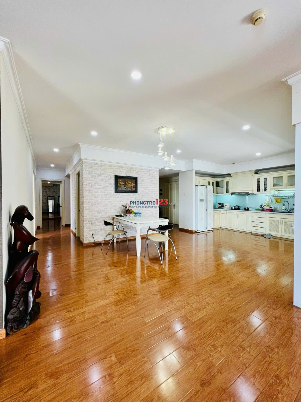 Căn hộ Phúc Yên, Tân Bình: 3p ngủ, 135m2, có nội thất, 12.5tr/th