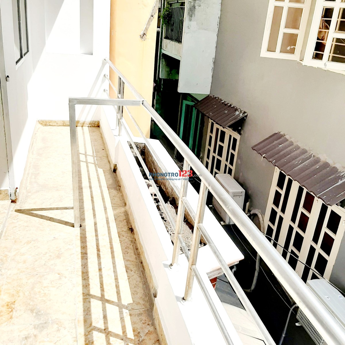 Cho Thuê Phòng Q3, rộng rãi thoải mái, cửa sổ ban công, nội thất. tolet riêng. 3tr1