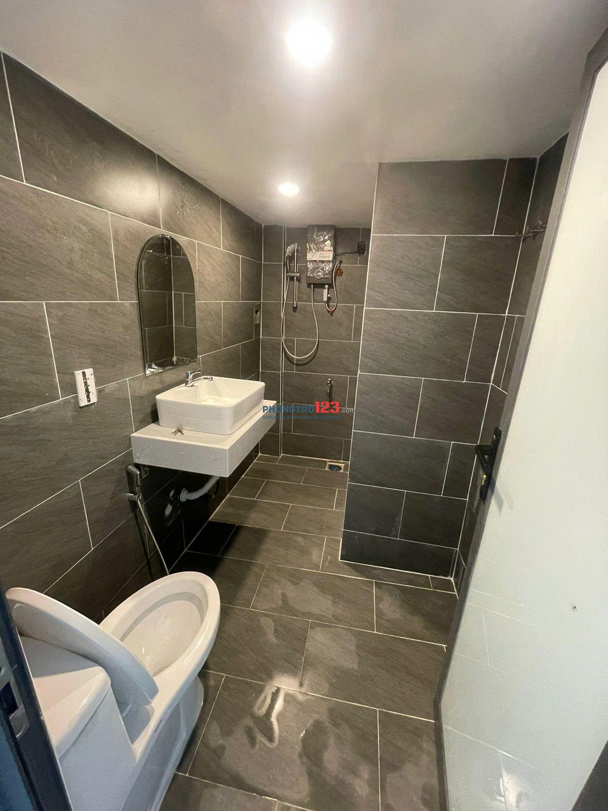 KTX PHONG CÁCH TRUNG HOA NGAY LÊ VĂN VIỆT - CÁCH GTVT 100M - SPKT - FPT, PTIT, HUTECH