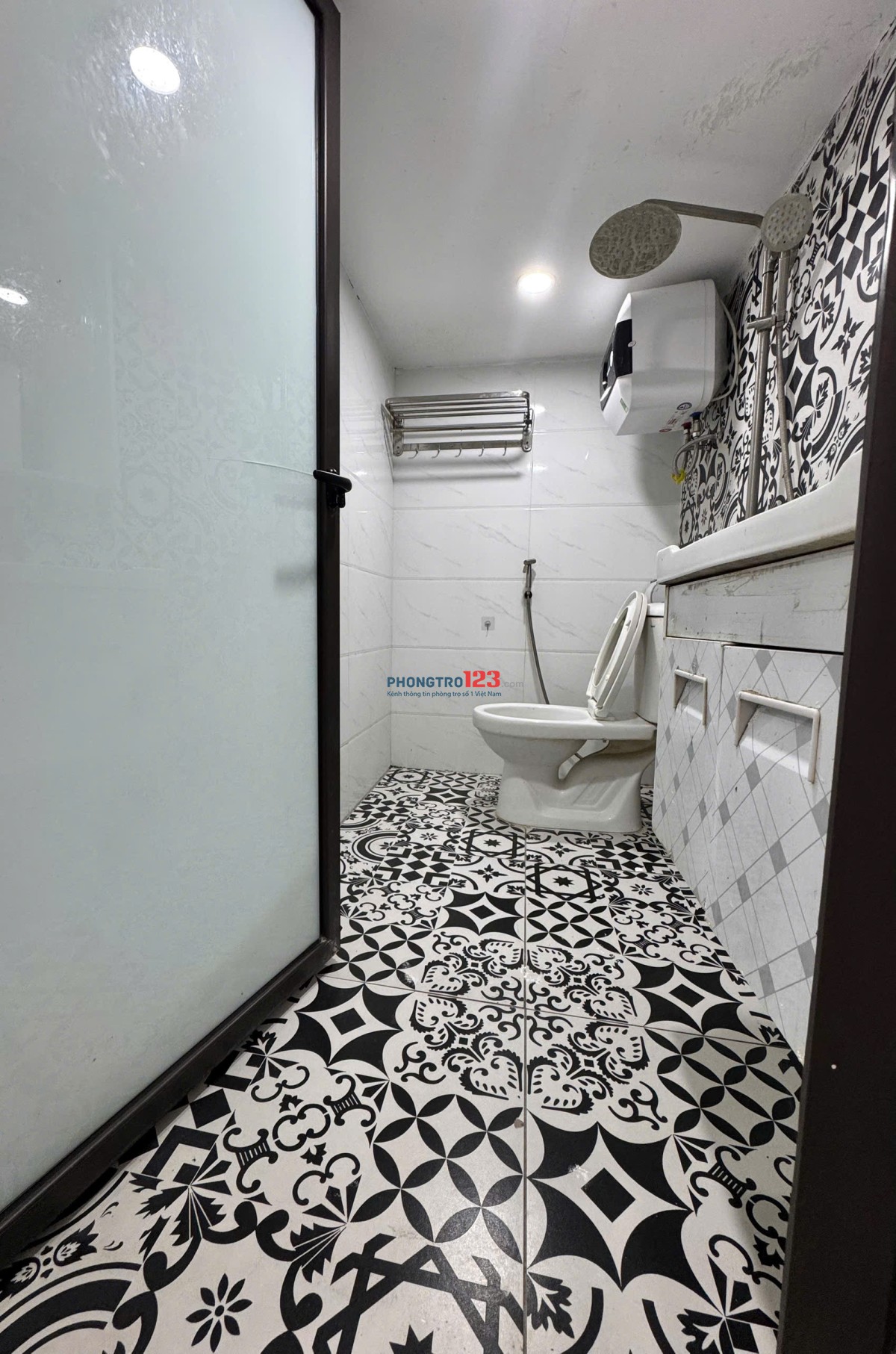 Nhà riêng: Chủ nhà cho thuê phòng riêng khép kín 15m2, đầy đủ tiện nghi tại Đội Cấn