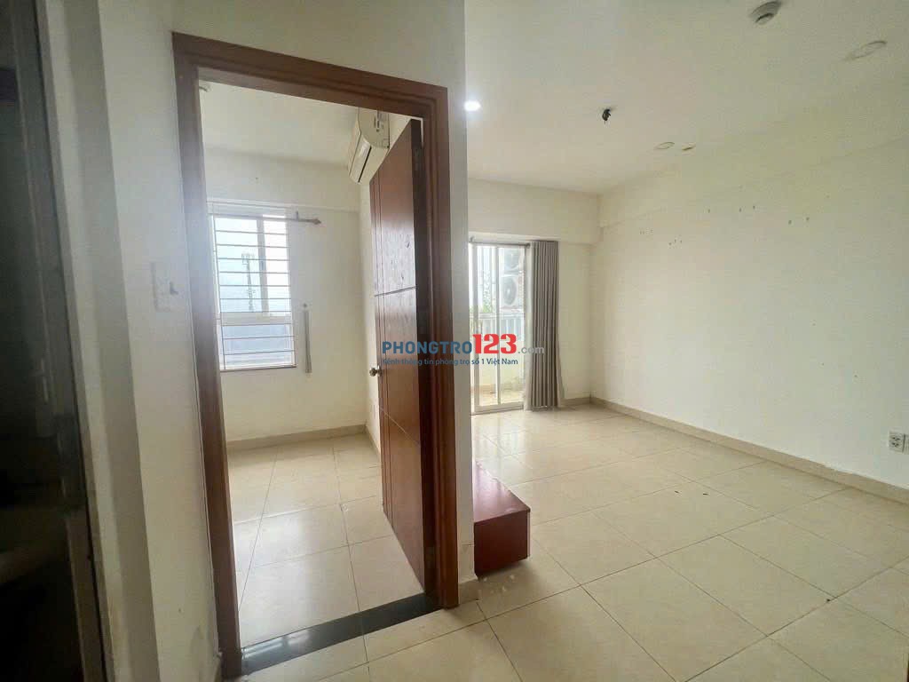 Chung cư Trương Định, Tân Định, Q1: 75m2, 2p ngủ, ban công, 10tr/th