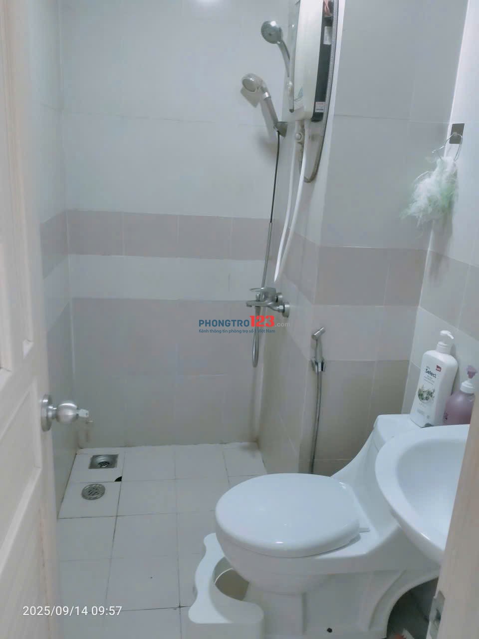 Chung cư Trương Định, Tân Định, Q1: 75m2, 2p ngủ, ban công, 10tr/th