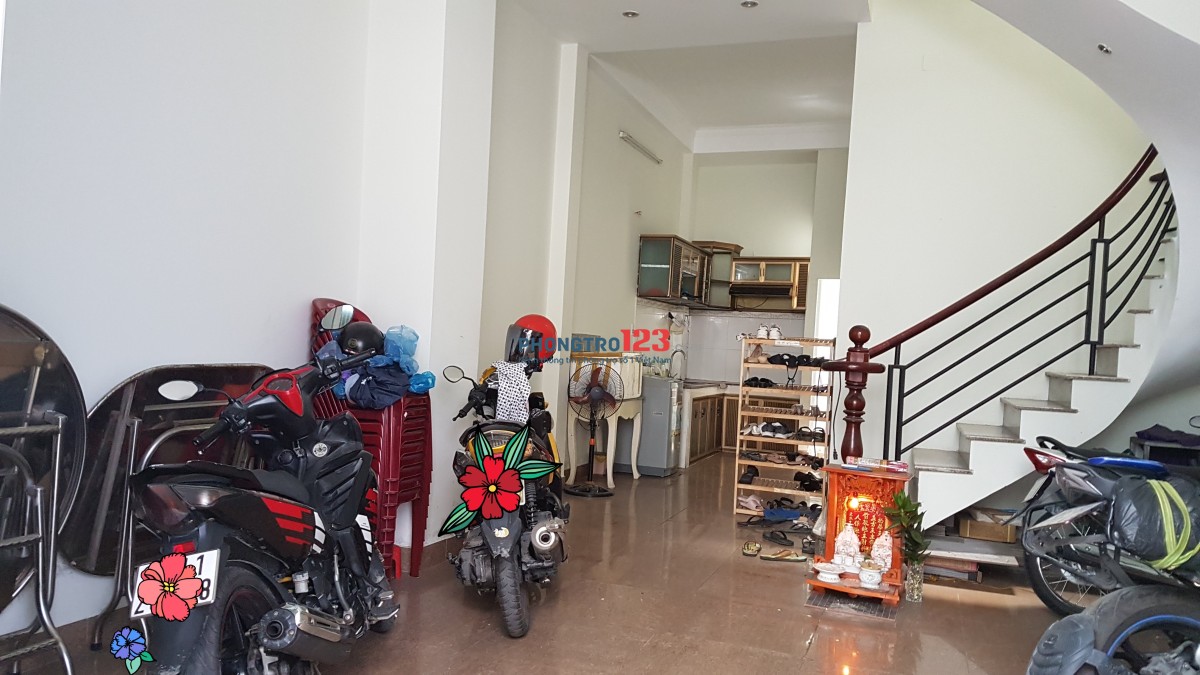 Phòng trọ gần cầu Kênh Tẻ, Quận 4