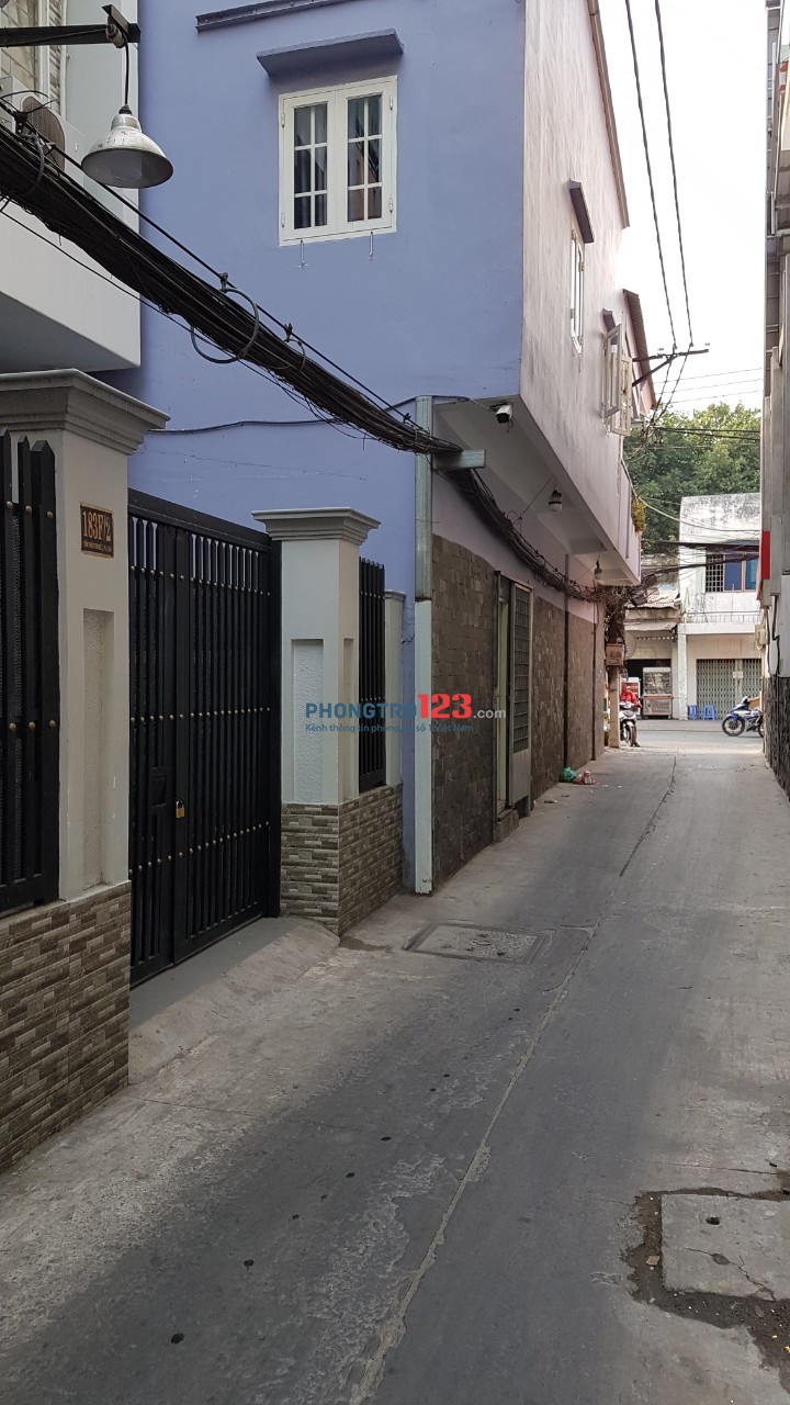 Phòng trọ gần cầu Kênh Tẻ, Quận 4