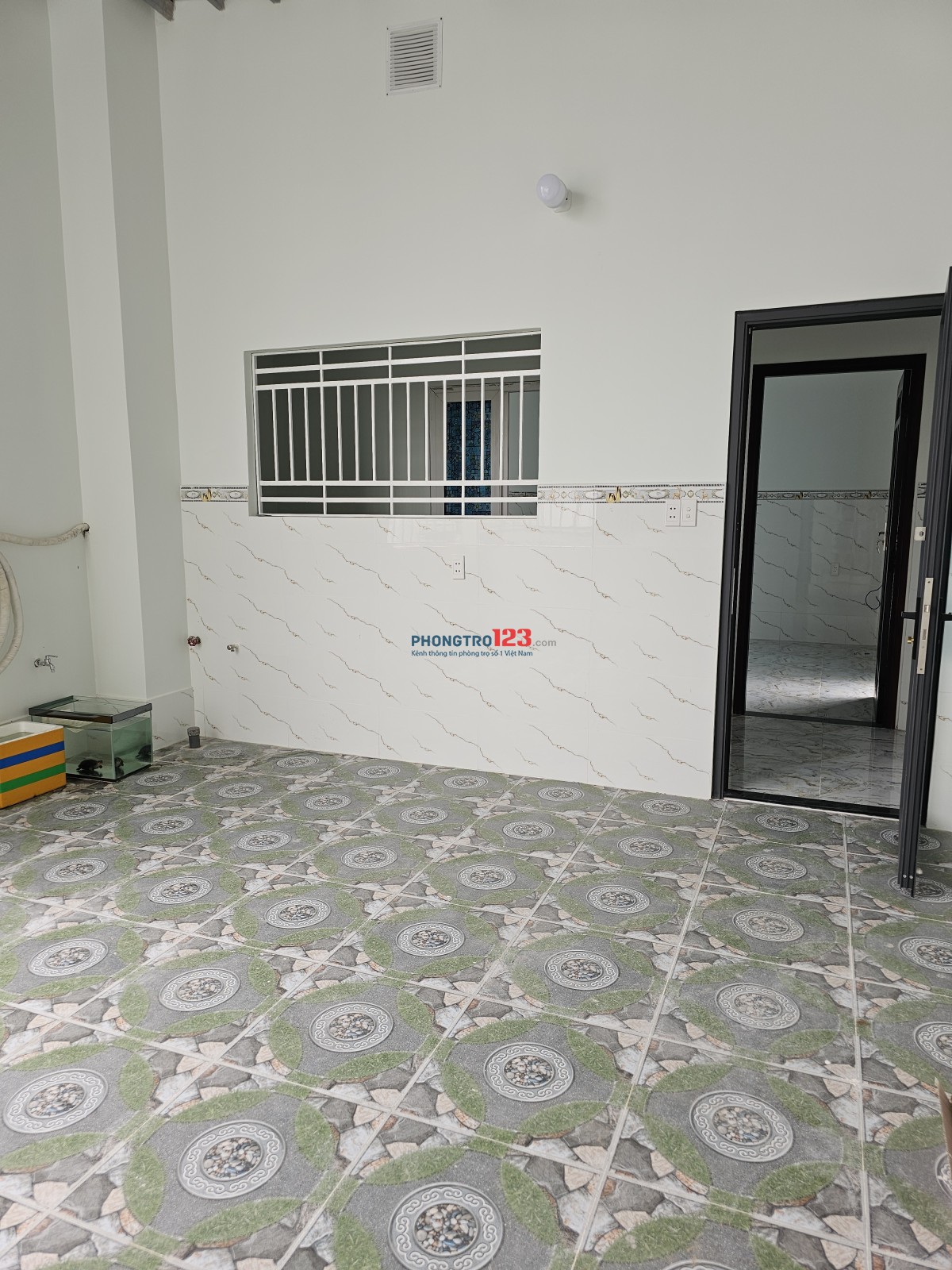 Cho thuê nhà nguyên căn, 3 phòng ngủ, diện tích 195m2, q.Bình Tân