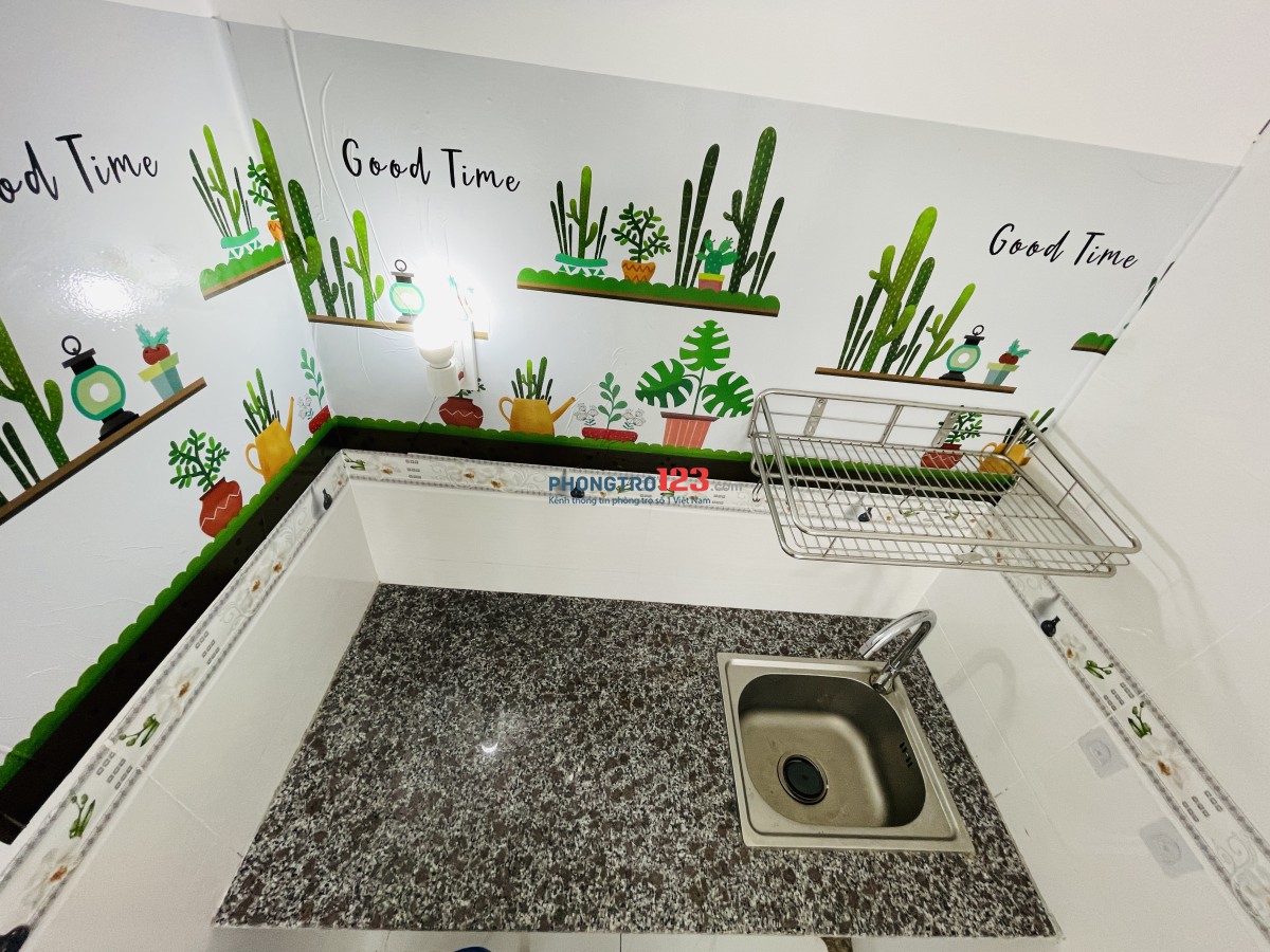 Phòng Ban Công Duplex gác cao - có máy lanh, thang máy, khoá vân tay