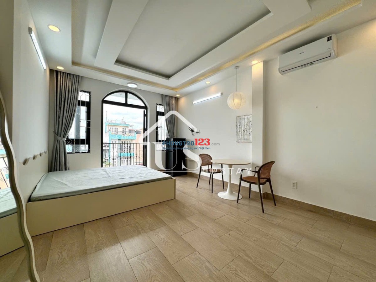 Căn Hộ Penthouse Full Nội Thất – Ban Công Rộng, View Thoáng – Gần Etown & Sân Bay Tân Sơn Nhất